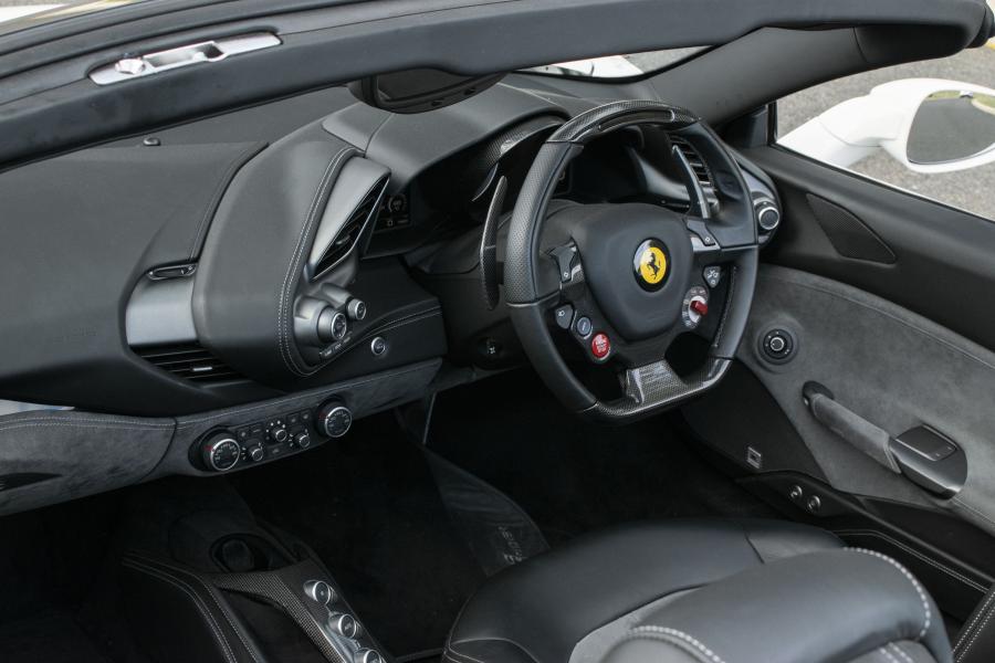 Торпедо Ferrari 488 Spider 2016 года  (AU) (фото 22 из 23)